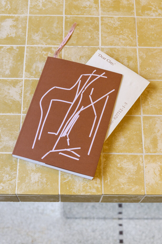 'Dear Clay', kunstboek over multidisciplinair kunstenaar Stephanie Baechler bij Wilder Antwerpen