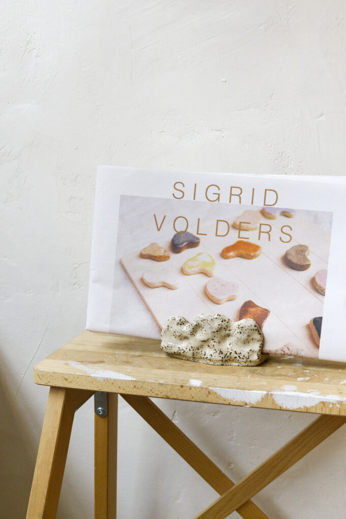 Sigrid Volders: Colours & Shapes, a newspaper about ceramic artist Sigrid Volders edited by Poetic Pastel Press with pictures by Johanna Tagada-Hoffbeck