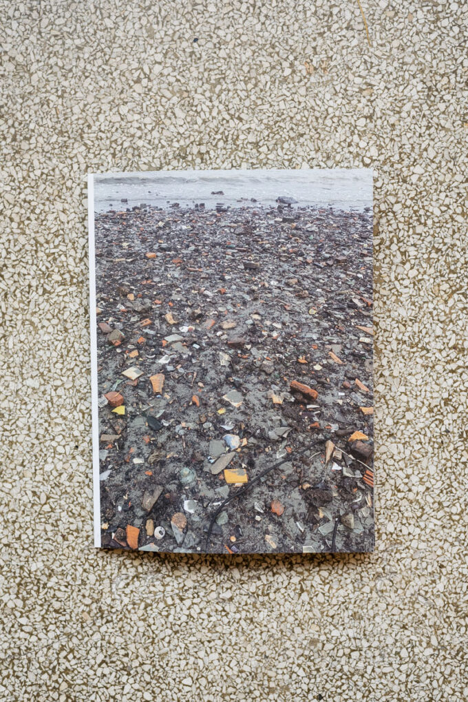 'Jutten' book about beach combing across the Schelde at Wilder Antwerp, by Bram Van Meervelde, Jan Lemaire and Jean-Michel Meyers