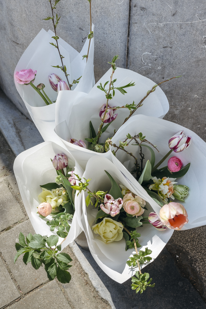 Flower delivery in Antwerp - Spring bouquet with naturally grown local flowers by Wilder Antwerp