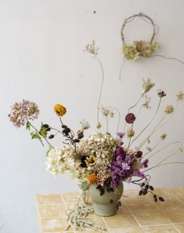 Dried flower arrangement by Wilder Antwerp