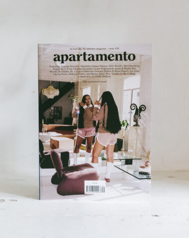 Apartamento issue 30 Autumn-Winter 2022-2023, cover feat. Solange Knowles, bij Wilder Antwerpen