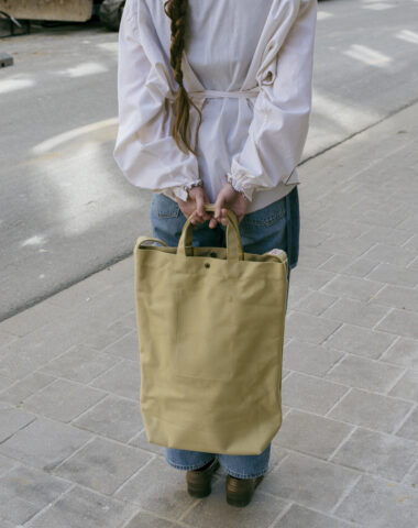 Niwaki Daikon tote, a durable weatherproof canvas market bag at Wilder Antwerp