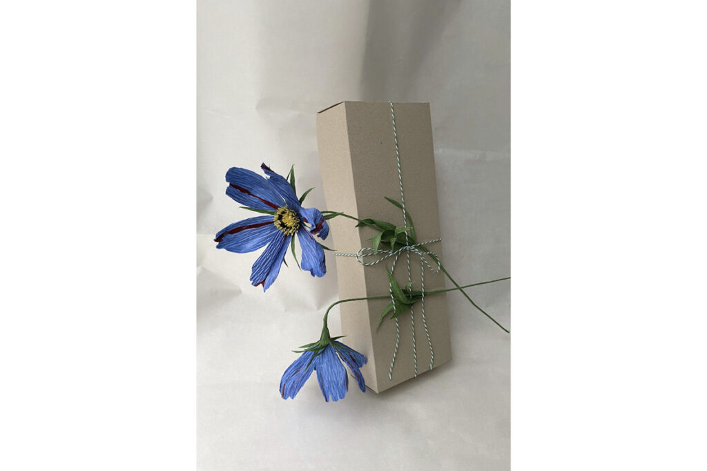 Handmade paper flower with gift box by Wilder Antwerp