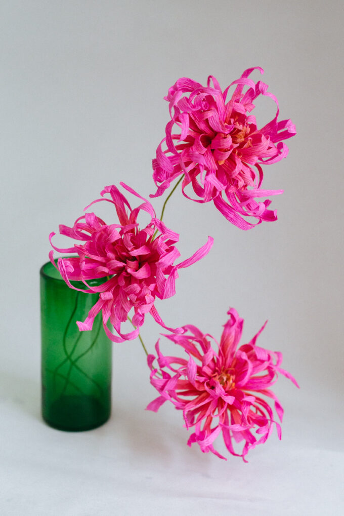 Pink paper flowers handmade by Wilder Antwerp