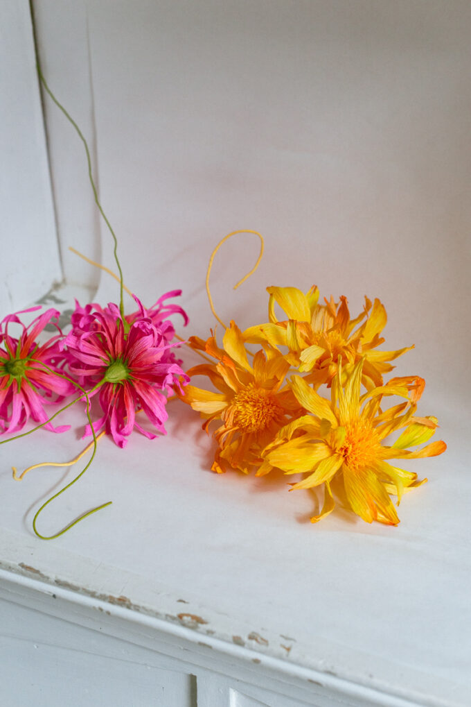Paper flowers handmade by Wilder Antwerp